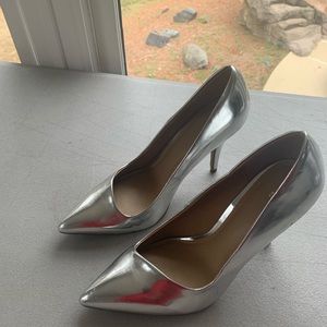 Platinum Metallic Heels🔥🔥🔥🔥
